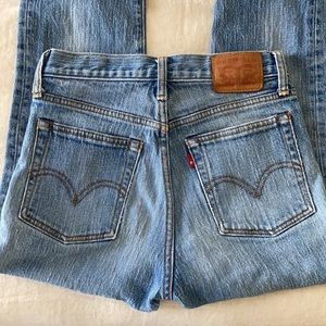 Levi’s wedgie ankle jean